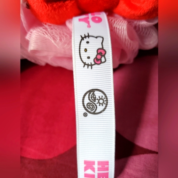 The Creme Shop x Hello Kitty Body Scrub - Picture 7 of 7